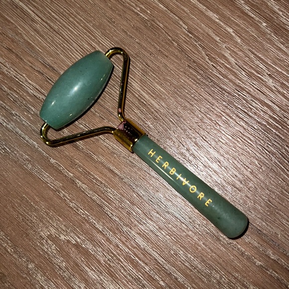 Herbivore Botanicals Skincare Herbivore Jade Roller Poshmark